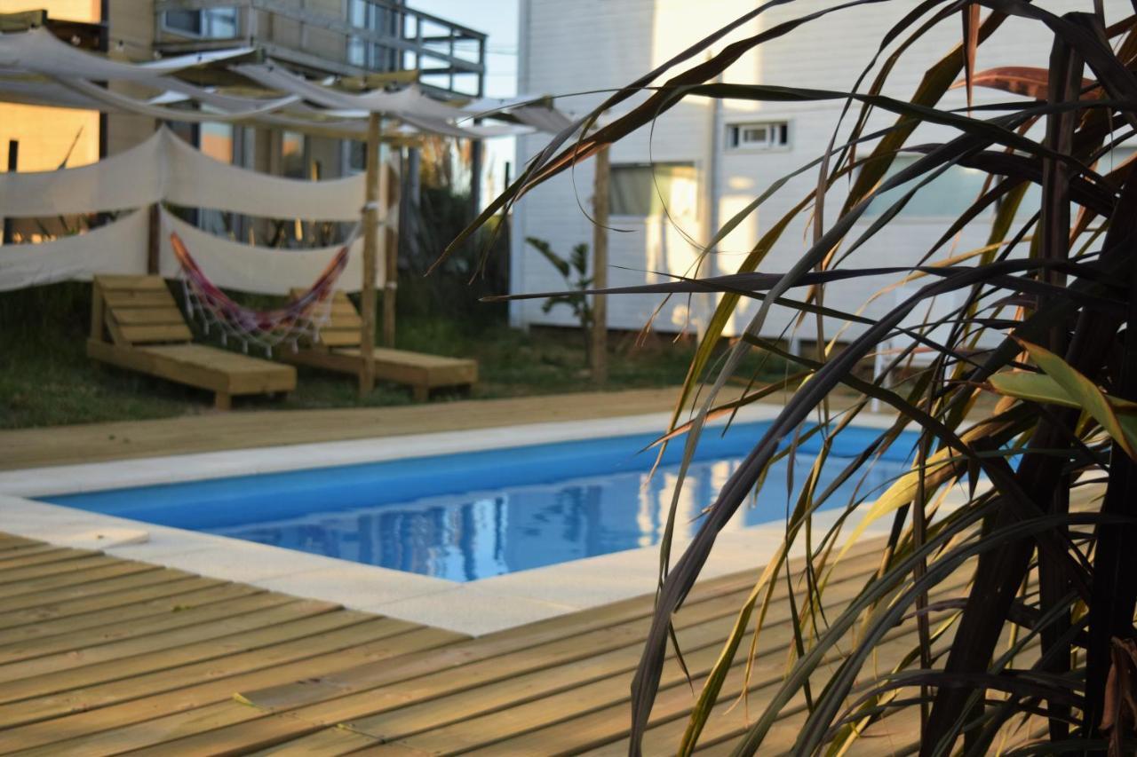 El Palafito Aparthotel La Pedrera Exterior photo